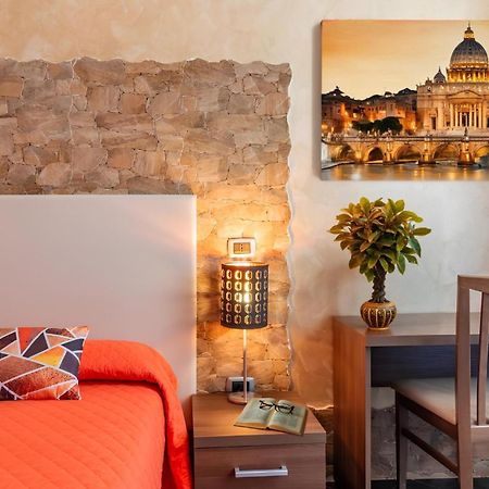 Alis Laura Guest House - 150M From Piazza Bologna Metro And 10 Minutes From The Colosseum מראה חיצוני תמונה