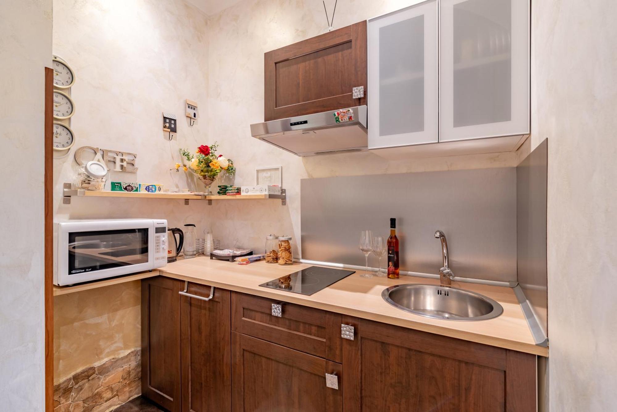 Alis Laura Guest House - 150M From Piazza Bologna Metro And 10 Minutes From The Colosseum מראה חיצוני תמונה