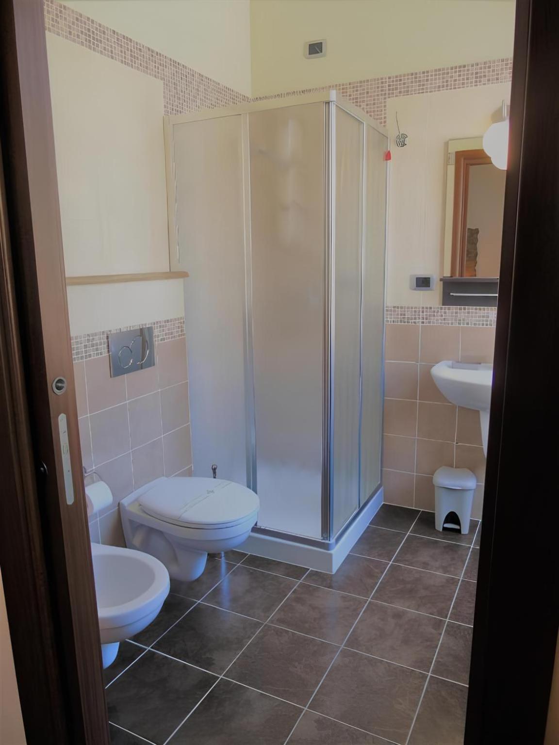 Alis Laura Guest House - 150M From Piazza Bologna Metro And 10 Minutes From The Colosseum מראה חיצוני תמונה