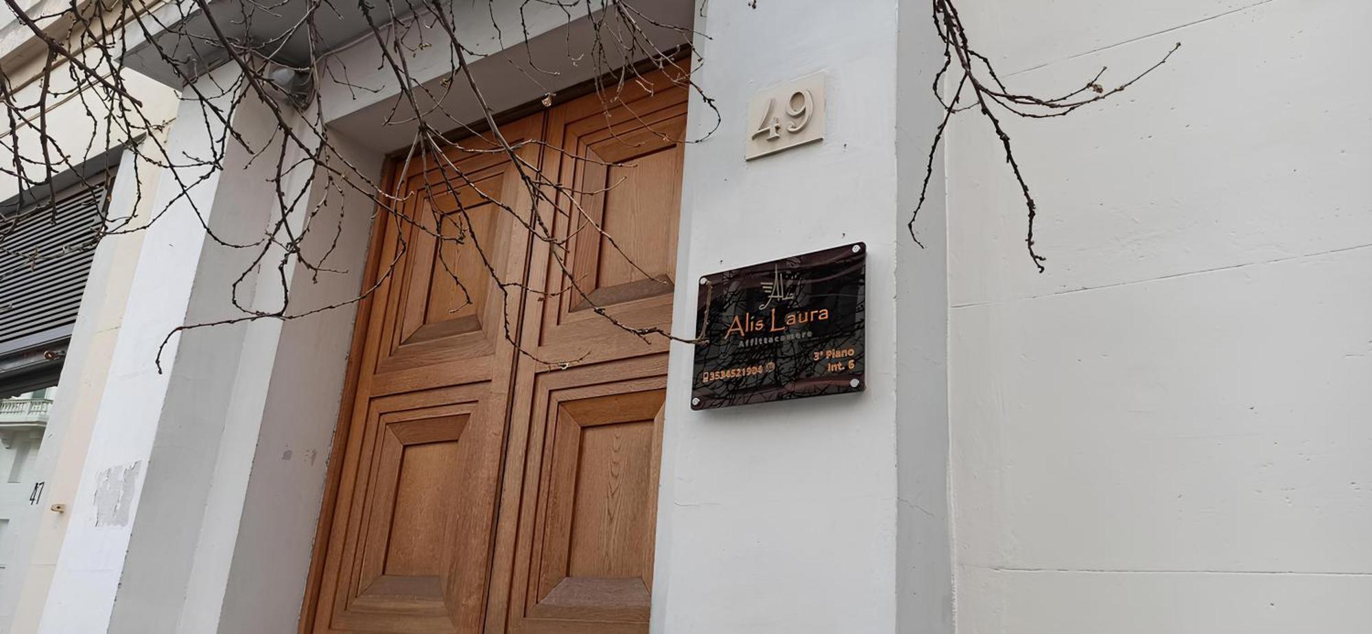 Alis Laura Guest House - 150M From Piazza Bologna Metro And 10 Minutes From The Colosseum מראה חיצוני תמונה